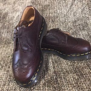 Dr. Martens Broguez Shoes “Cherry Bison” leather